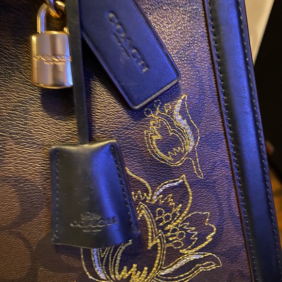 Top Shelf - Coach Dark Brown Tote w/Floral Design inc, Lock & Key - Picture 5 of 9